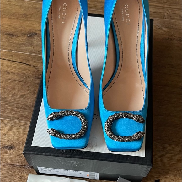 GUCCI-AUTHENTIC (NWT) Blue Satin Heels - Picture 7 of 15